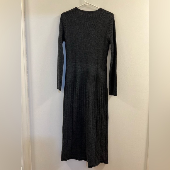 34. Milano Maxi Dress - Picture 5 of 10